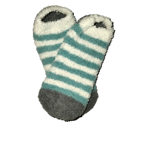 Bundled Cozy Ankle Socks - Picture 5 of 10